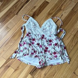 Rue 21 tie back floral lace romper